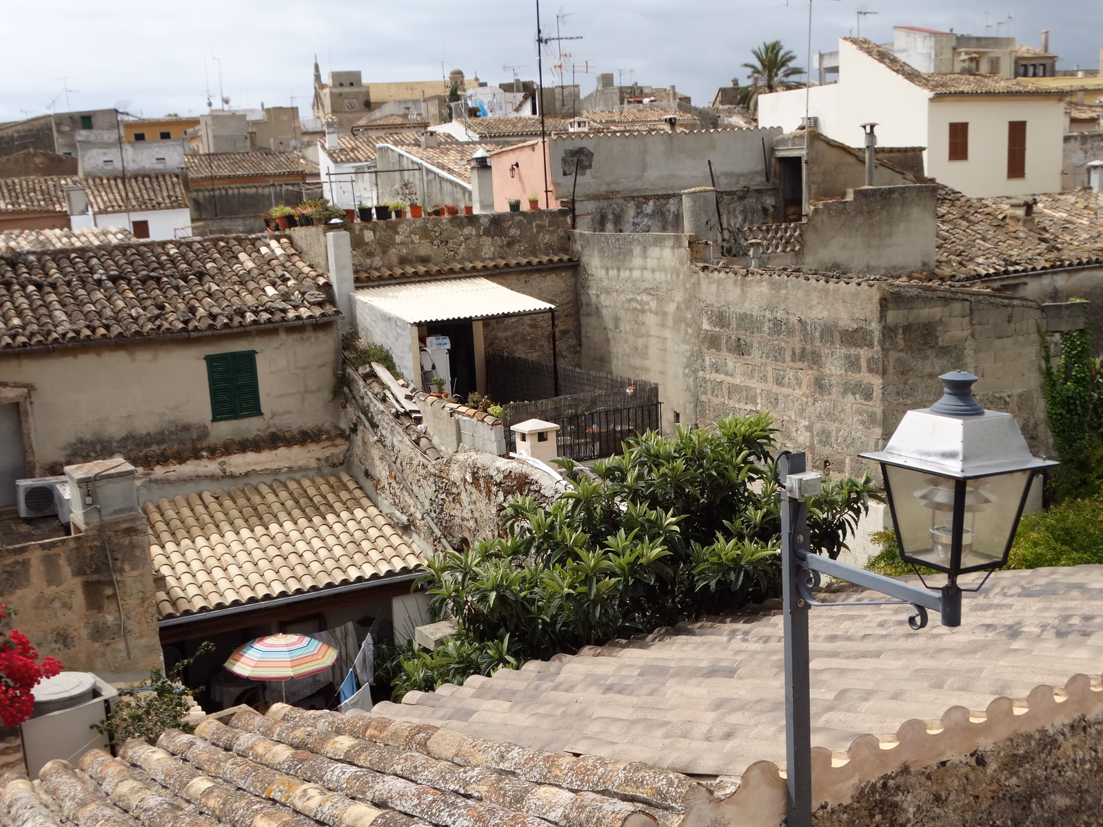 Historische Altstadt und Stadtmauer von Alcúdia auf Mallorca