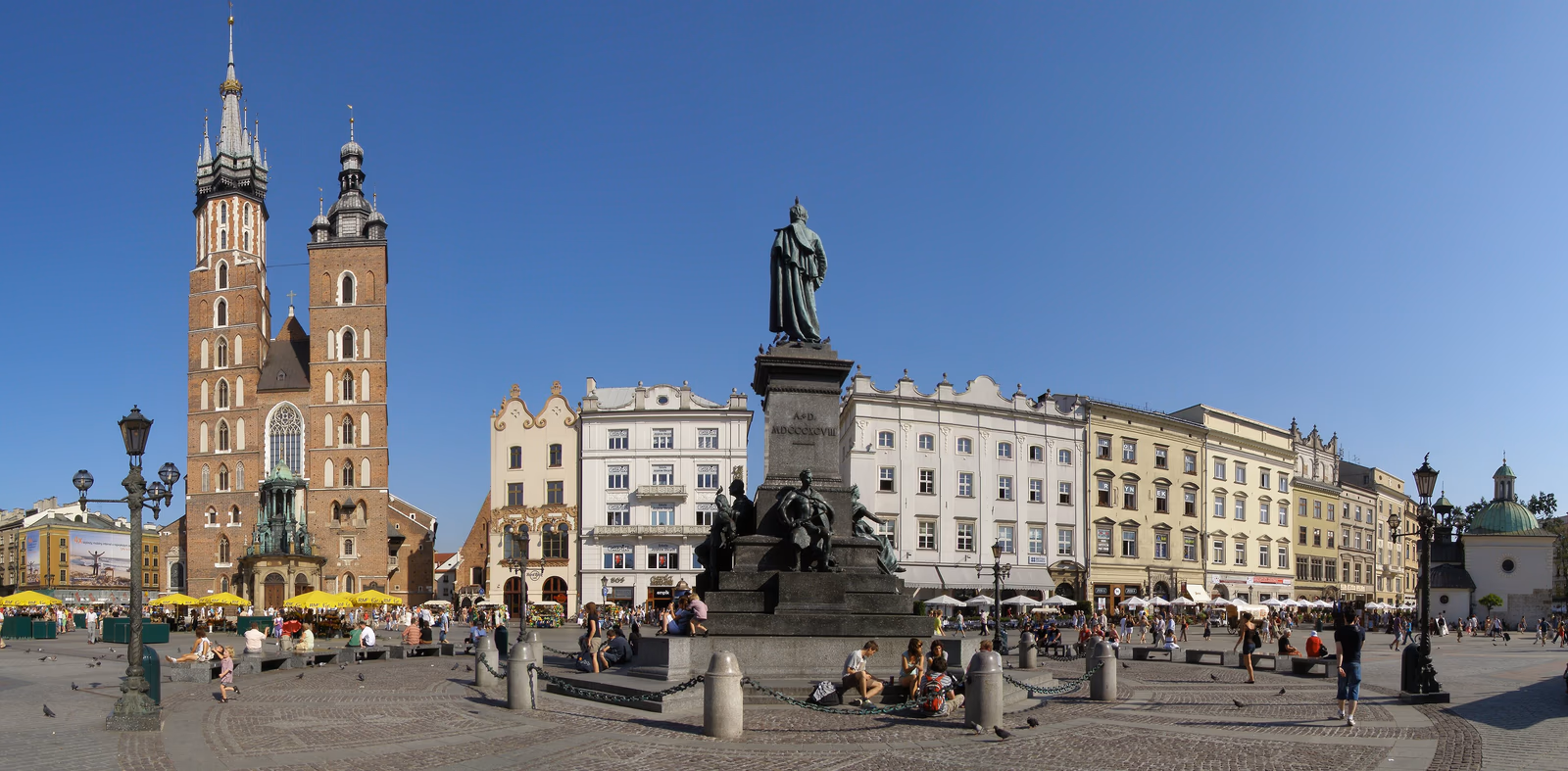 Hauptmarkt von Krakau mit Marienkirche und Marktplatz