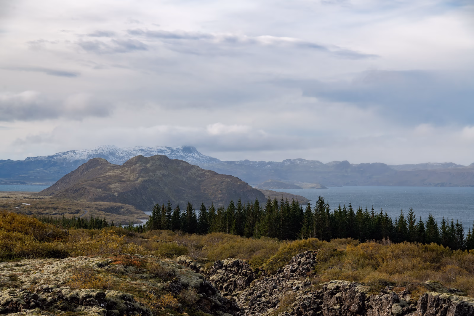 See und Landschaft im Nationalpark Þingvellir