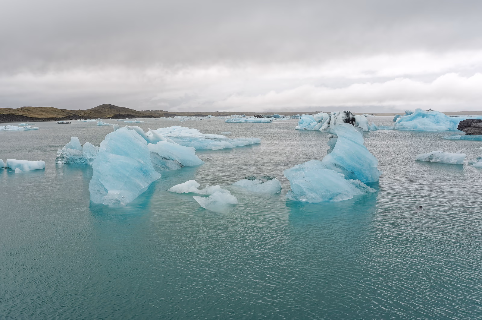 Eisberge auf der Gletscherlagune Jökulsárlón