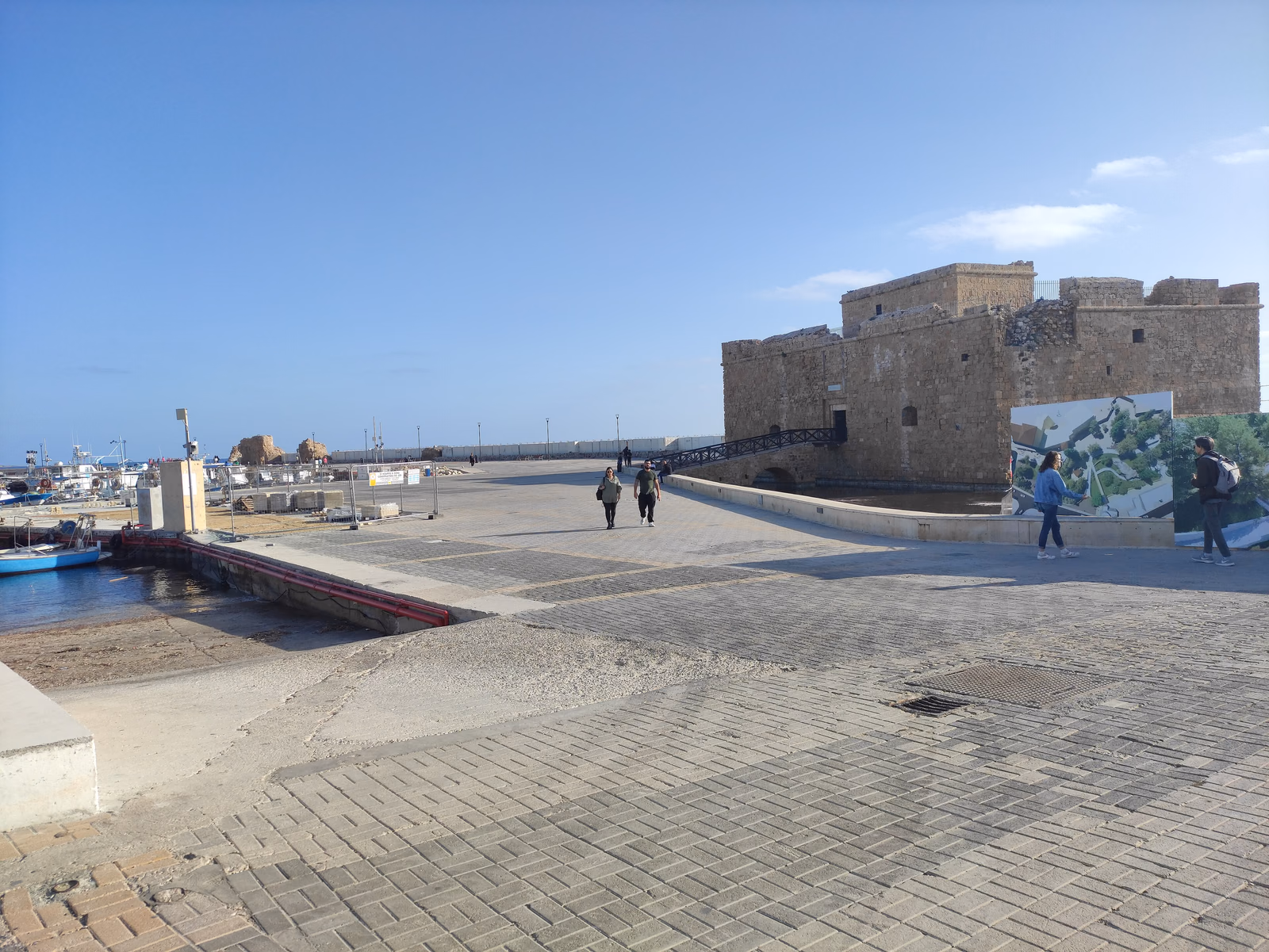 Burg und Hafen von Paphos auf Zypern